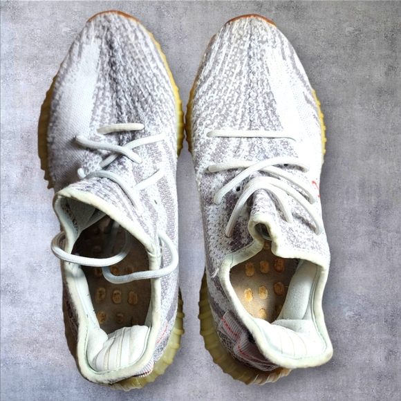 Yeezy 350 - Picture 1 of 11